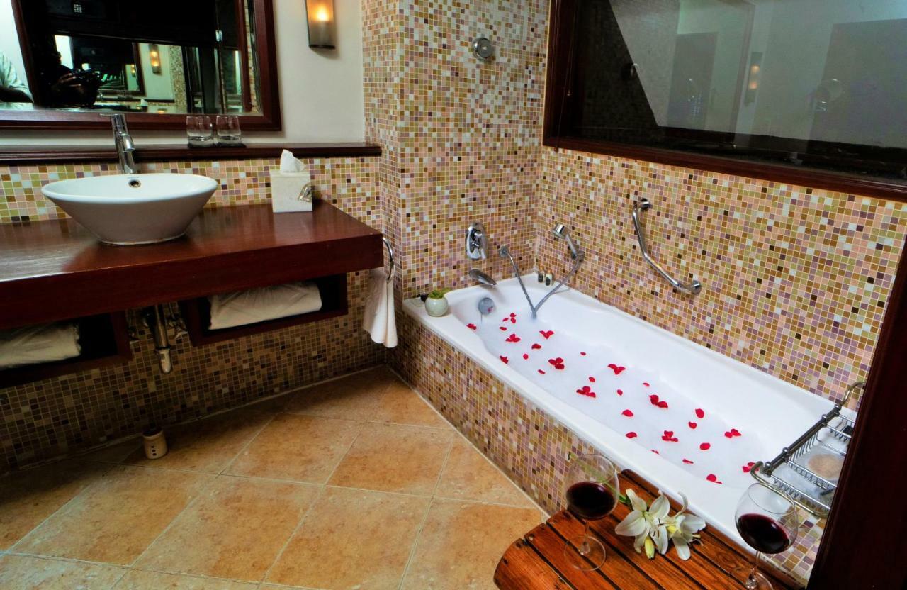 Taj Green Cove Resort And Spa Kovalam Exterior foto